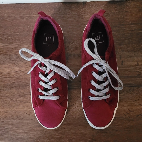NEW from the GAP - Burgundy Tennis Shoes - Picture 5 of 6